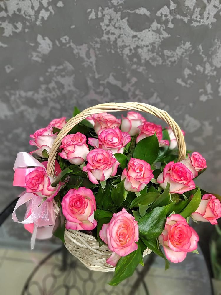 Цветочная композиция из Розы в корзине в Порецкое