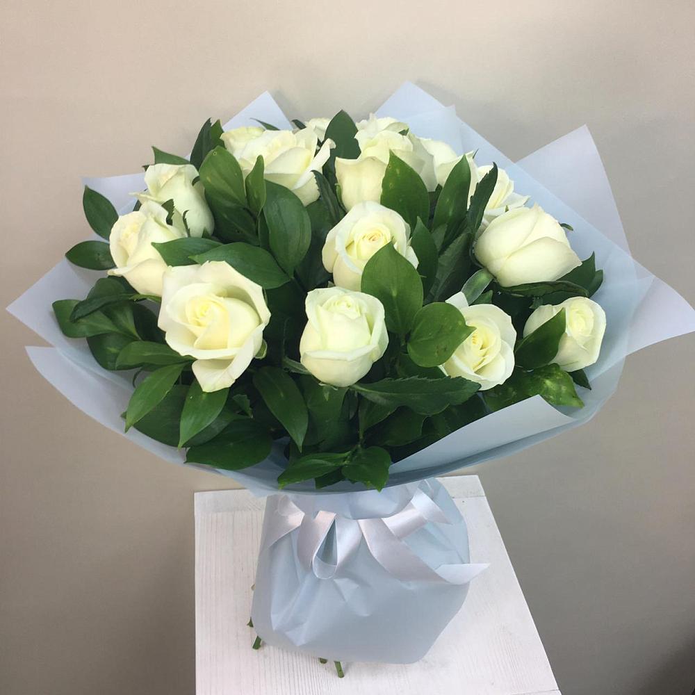 Букет 15 Белых роз Проуд в Порецкое