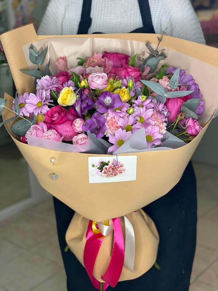 Букет цветов из: Хризантемы, Гвоздики и Альстромерии в Порецкое