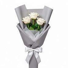 Букет 3 белые розы в Порецкое