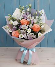 Букет цветов из:  Лизиантусы, Розы, Альстромерии и Гипсофила в Порецкое