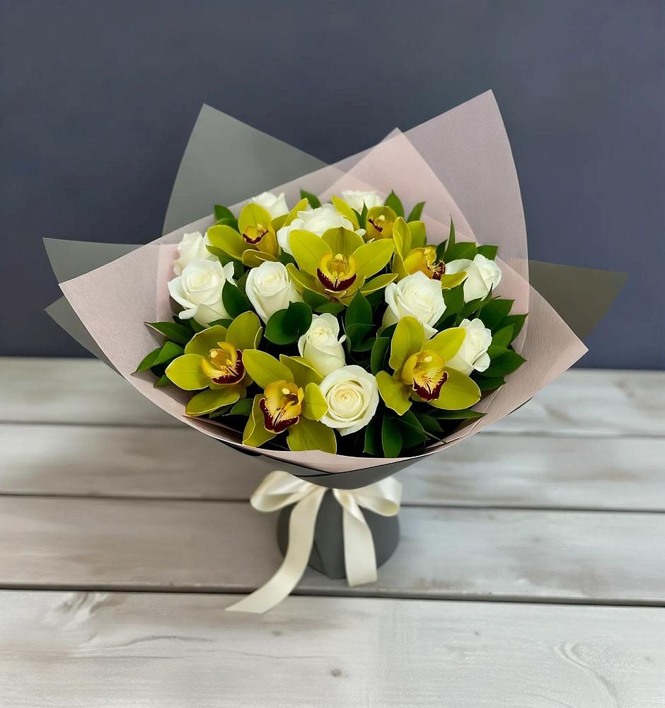 Букет цветов из: Орхидеи и Розы в Порецкое