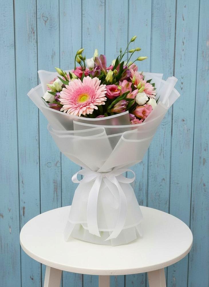 Букет цветов из: Герберы, Альстромерии и Лизиантусы в Порецкое