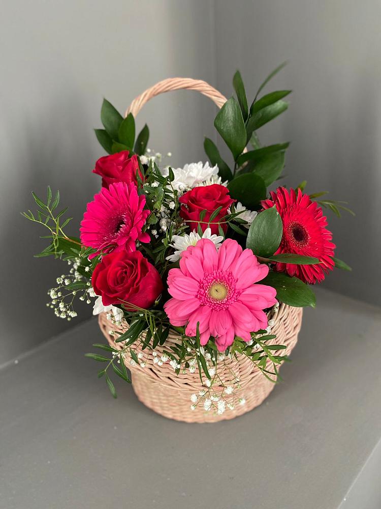 Цветочная композиция из Розы, Хризантемы и Герберы в корзине в Порецкое