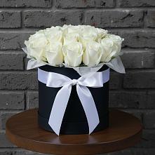 Цветочная композиция из Розы в шляпной коробке в Порецкое