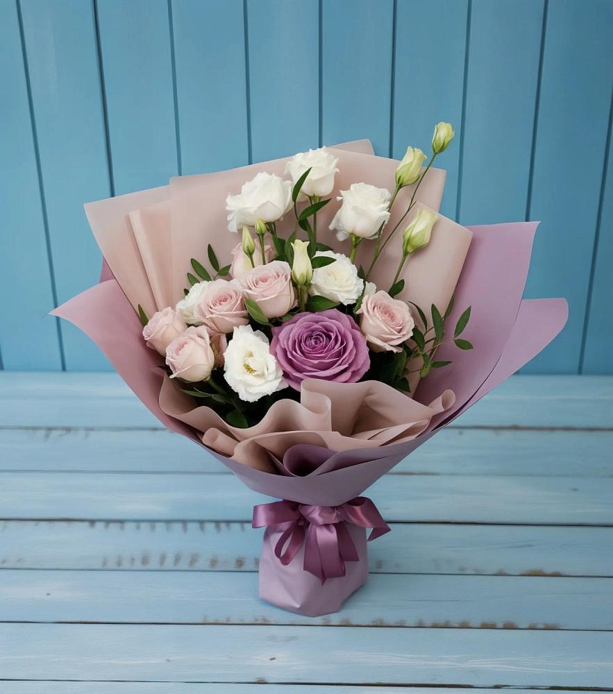 Букет цветов из: Розы и Лизиантусы в Порецкое